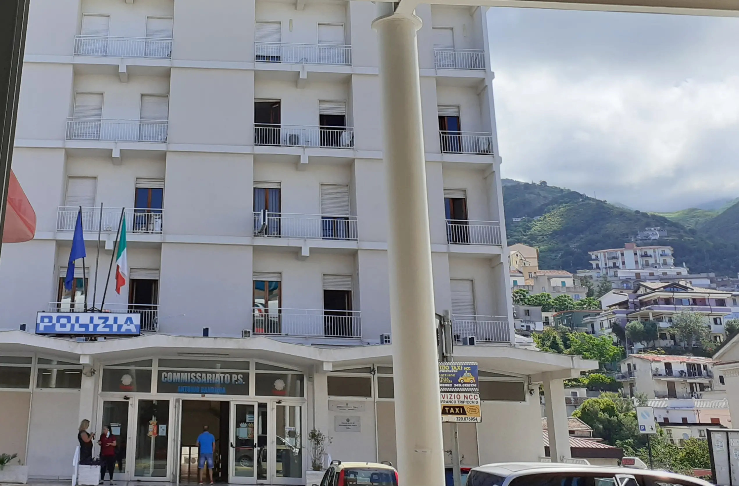 Aggressioni in pieno centro a Cosenza, fermato a Paola il presunto autore\n\n\n