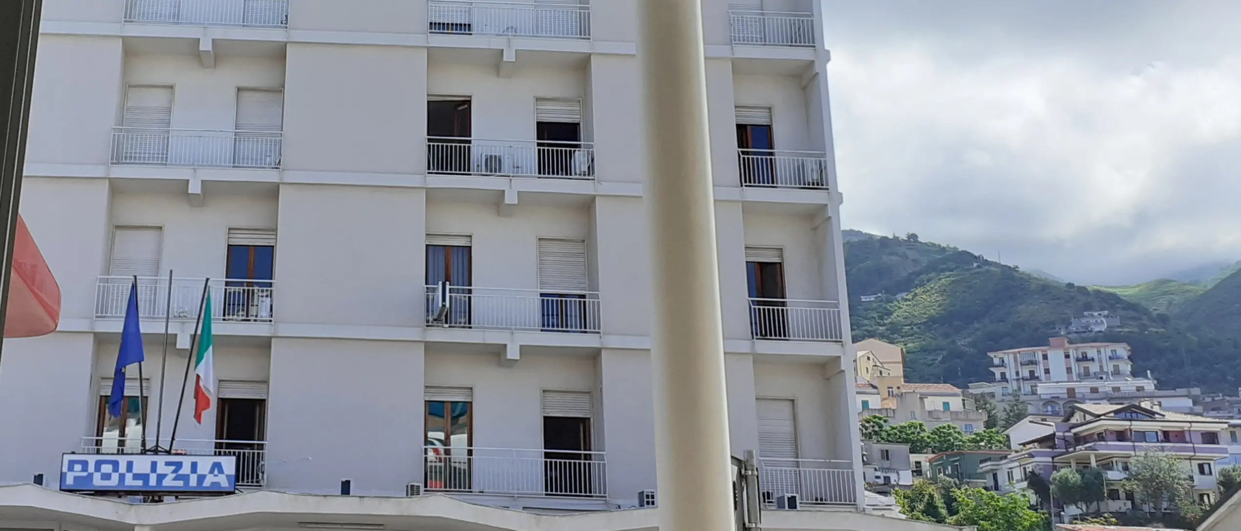 Aggressioni in pieno centro a Cosenza, fermato a Paola il presunto autore\n\n\n