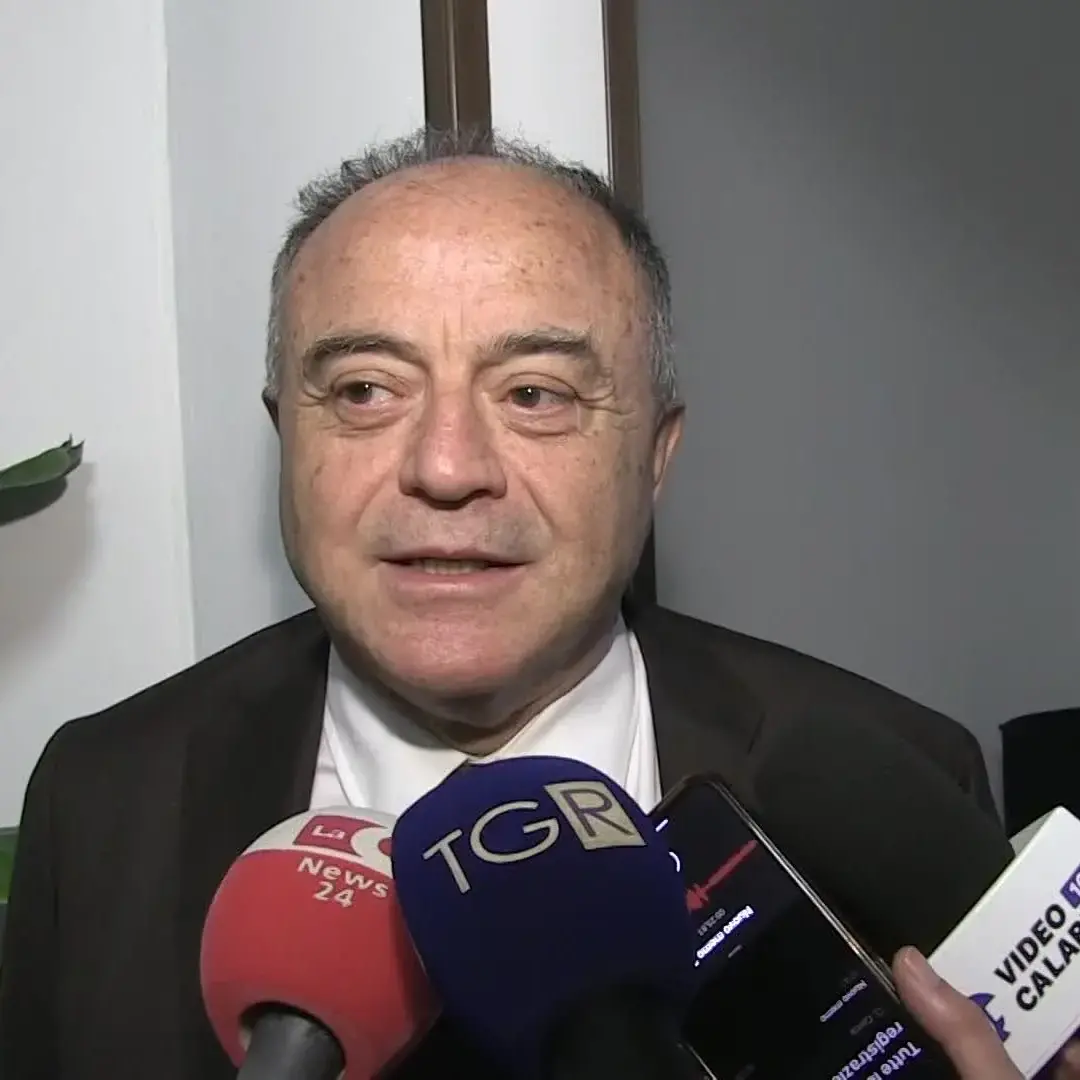 «Camorra simile alla ’ndrangheta»: l’inchiesta di Gratteri svela il rito della “pungitura” per il clan Gagliardi\n