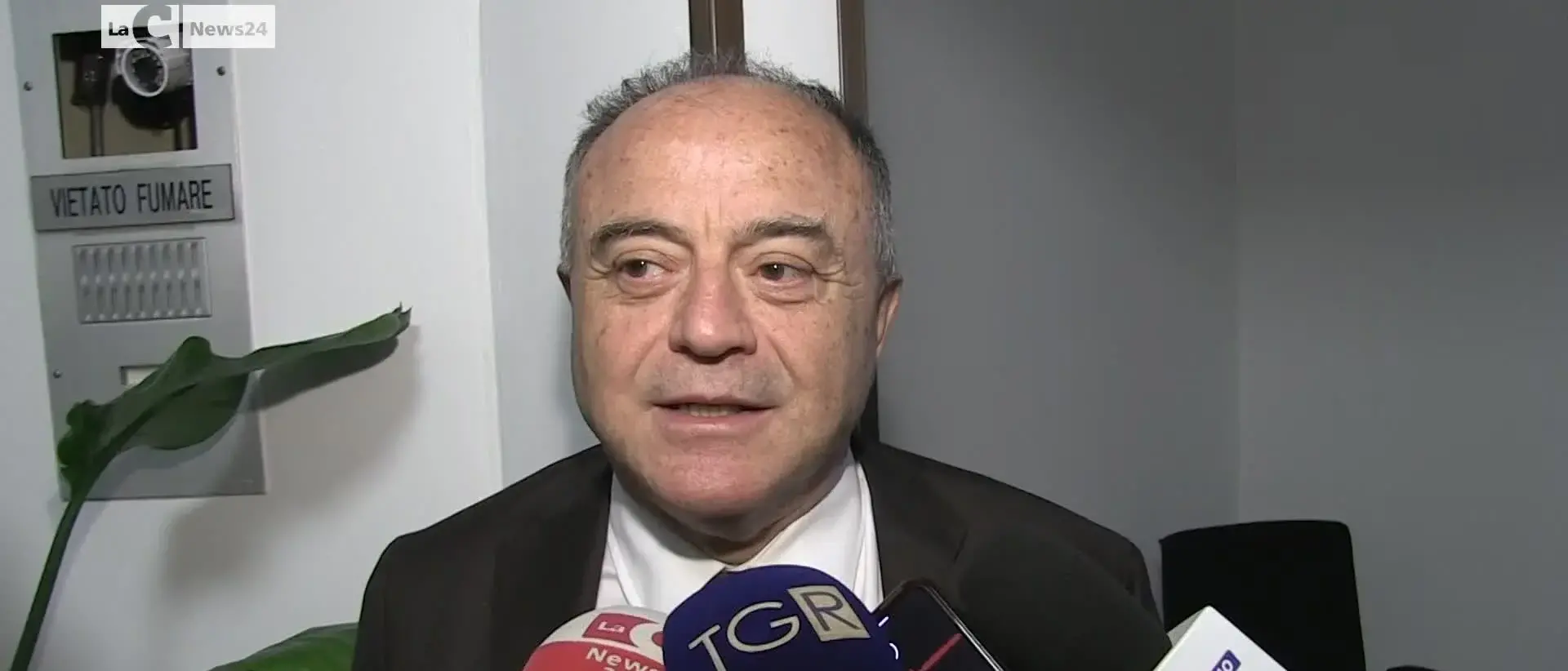 «Camorra simile alla ’ndrangheta»: l’inchiesta di Gratteri svela il rito della “pungitura” per il clan Gagliardi\n