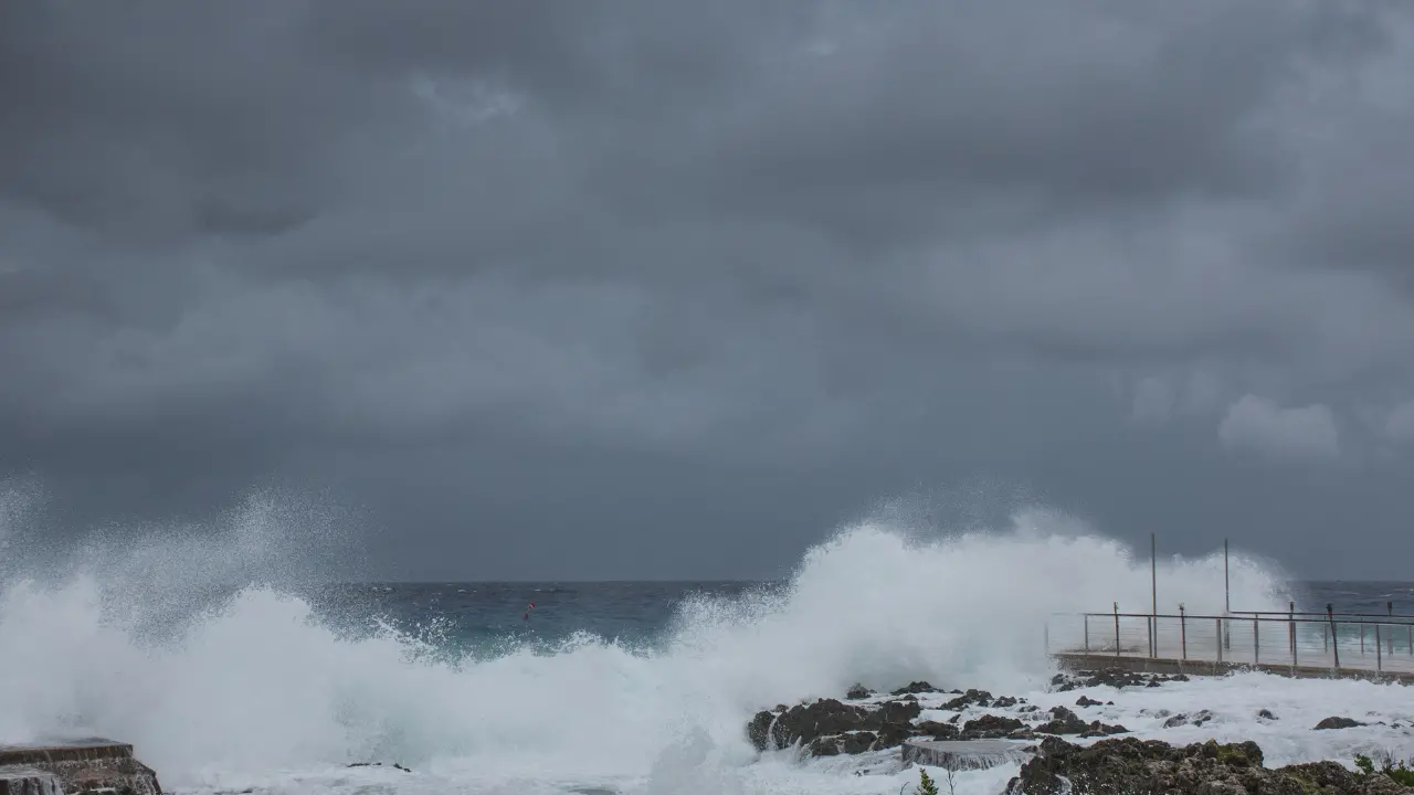 Il nuovo ciclone si chiama Ulrike: domani allerta arancione nel Vibonese, previsti nubifragi e venti di tempesta