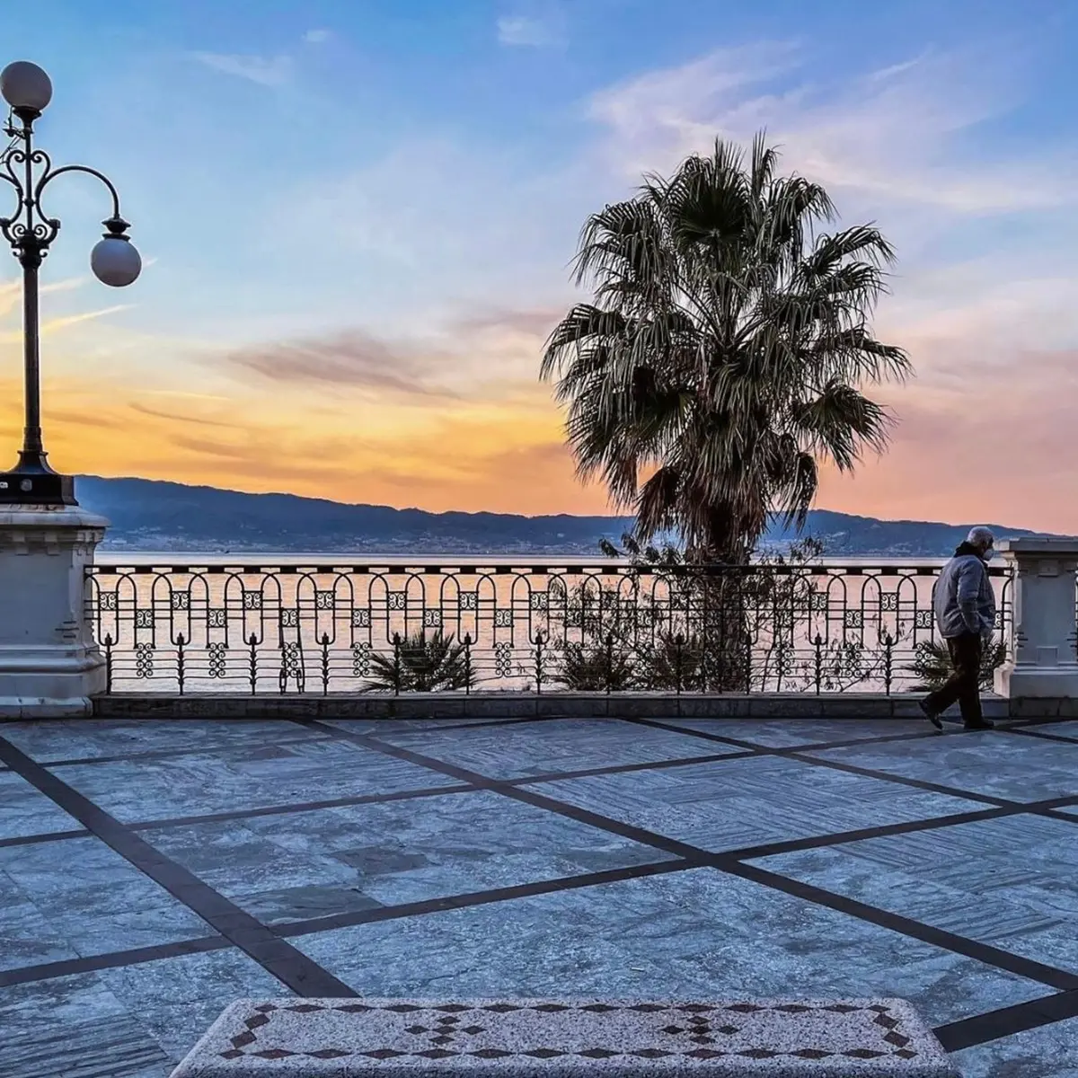 Dove il mare trattiene il sole\n