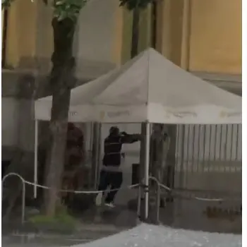 <p>Catanzaro, paura davanti al Tribunale: giovane aggredisce militari dell’Esercito</p>