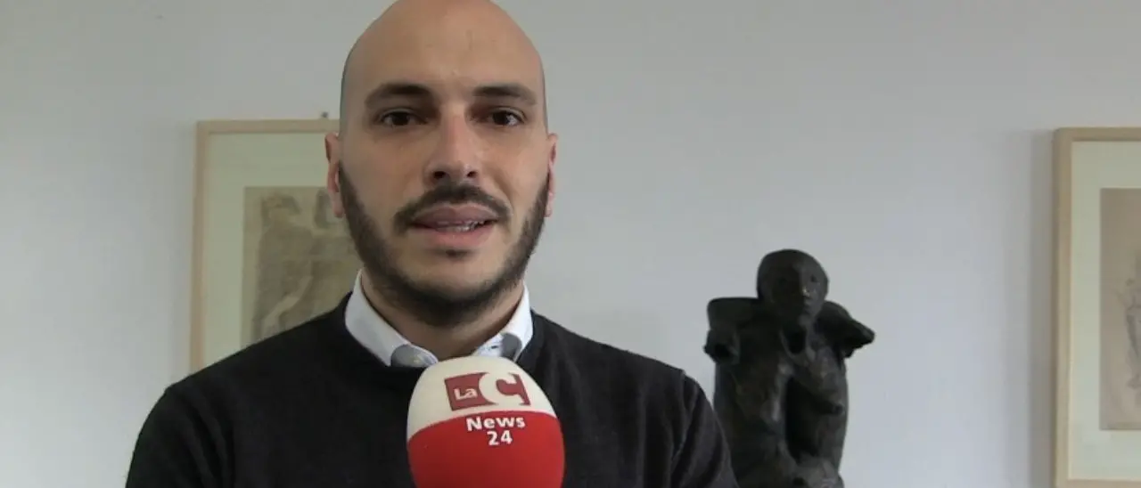 Anche Jonadi chiude le scuole ma il sindaco è critico: «Sistema che non funziona, è uno scaricabarile»\n\u00A0\n