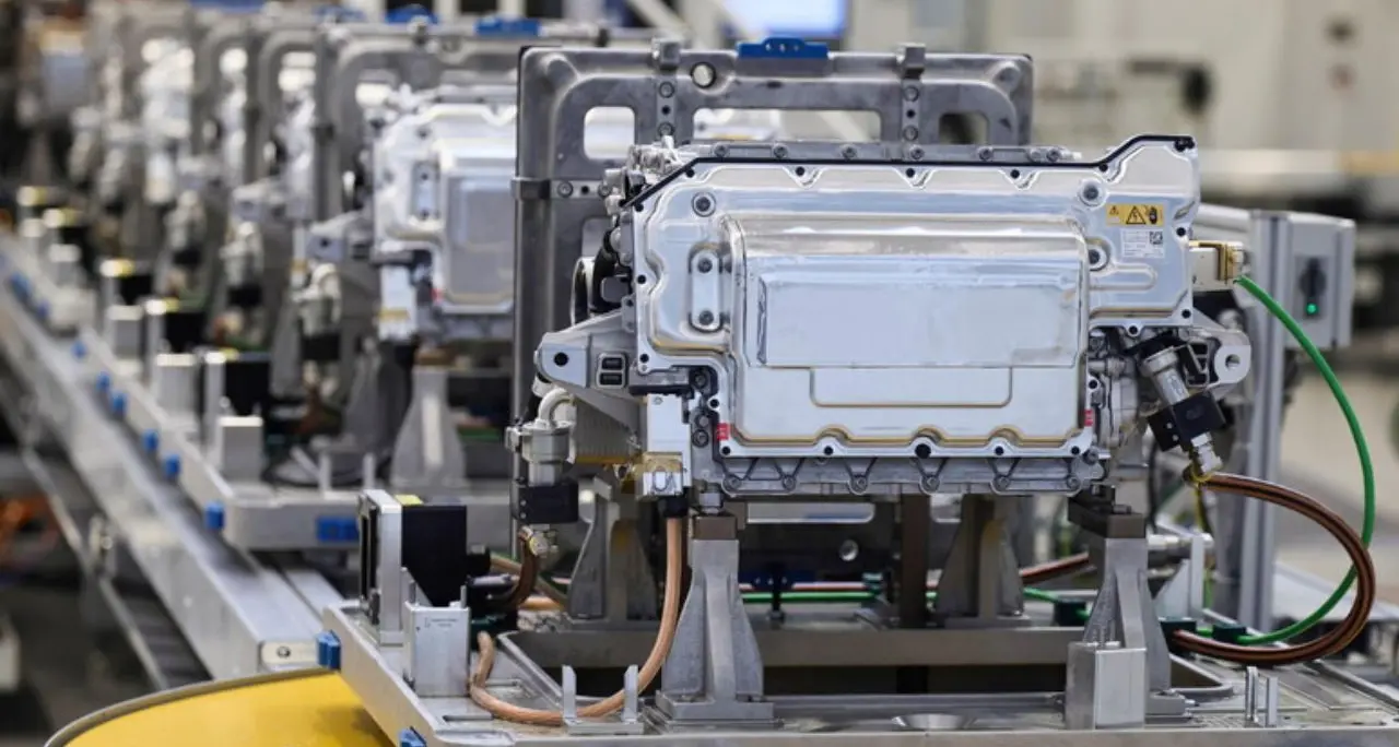 Produzione industriale in calo nel 2025: per le imprese la sfida passa da burocrazia ed energia\n