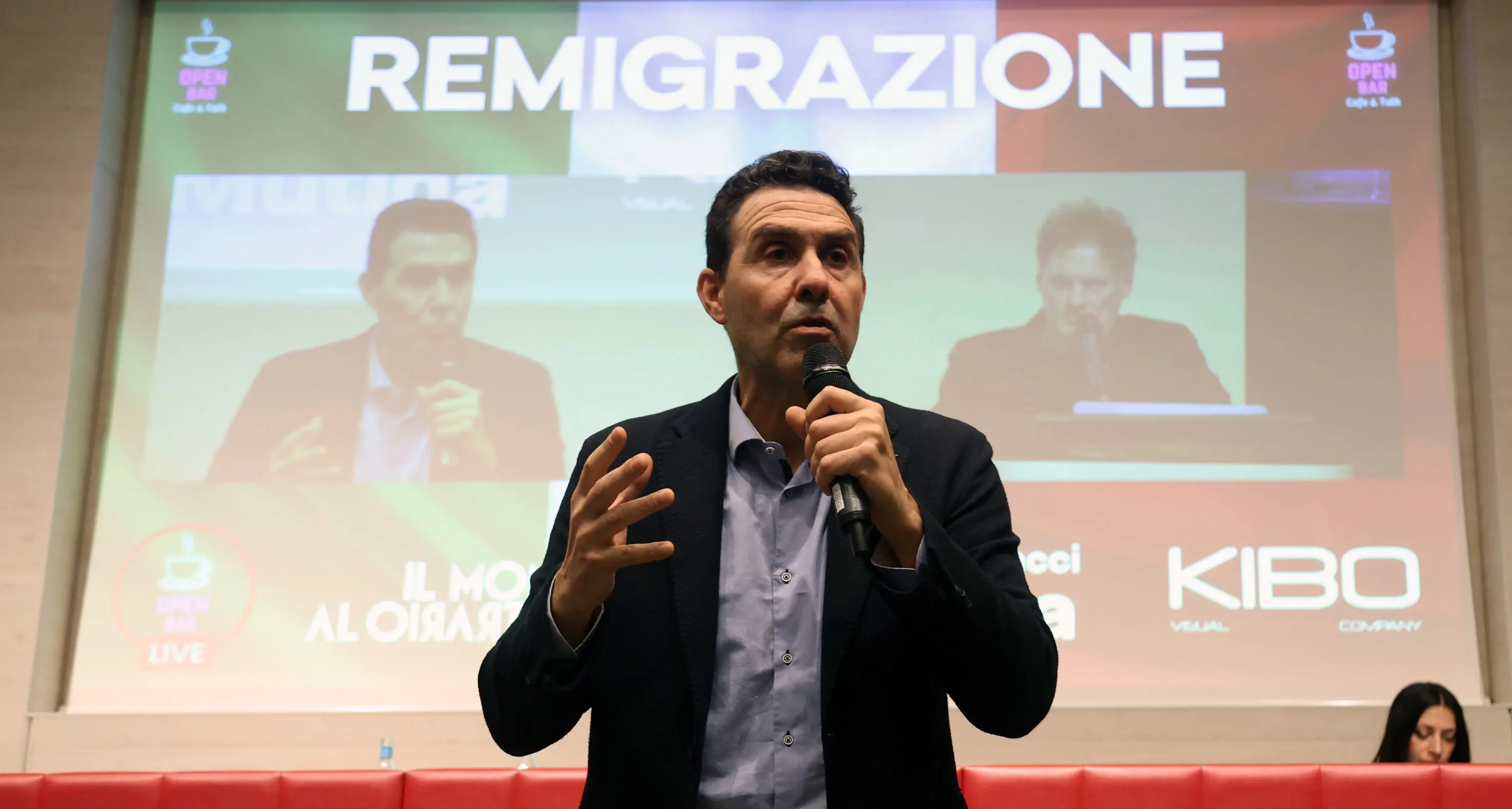 Vannacci, il rivoluzionario con la cintura di sicurezza: esce dalla Lega, fa il partito “contro” e poi vota la fiducia a Meloni\n