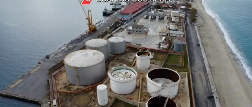 Serbatoi a Vibo Marina per altri vent’anni, Forza Italia attacca: «Tutto previsto, il Psc non è stato modificato. Da Romeo parole al vento»\n