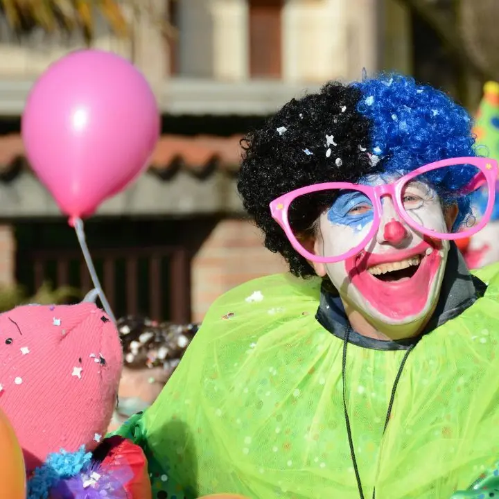 Decima Edizione del Carnevale di Cinquefrondi: tre giorni di festa, colori e comunità\n