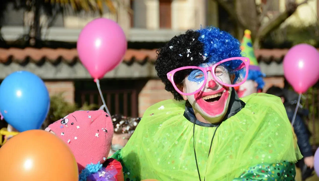 Decima Edizione del Carnevale di Cinquefrondi: tre giorni di festa, colori e comunità\n