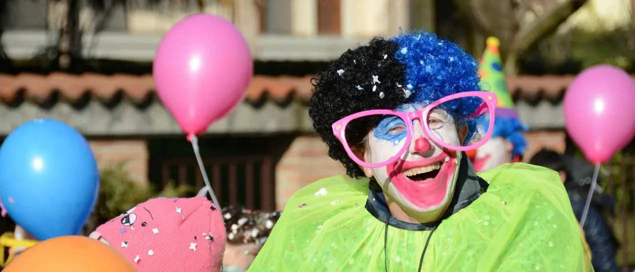 Decima Edizione del Carnevale di Cinquefrondi: tre giorni di festa, colori e comunità\n
