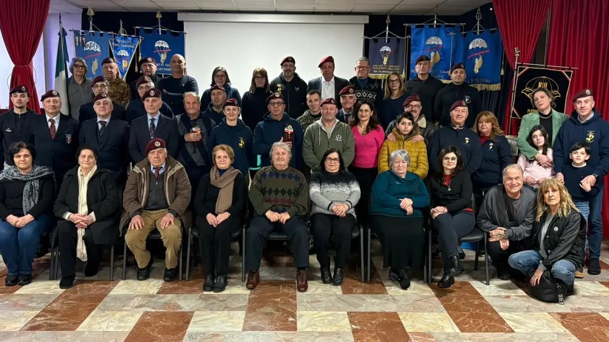 ”Come Folgore dal Cielo… Come Nembo di Tempesta”, trent’anni fa nasceva l’associazione dei Paracadutisti di Cosenza