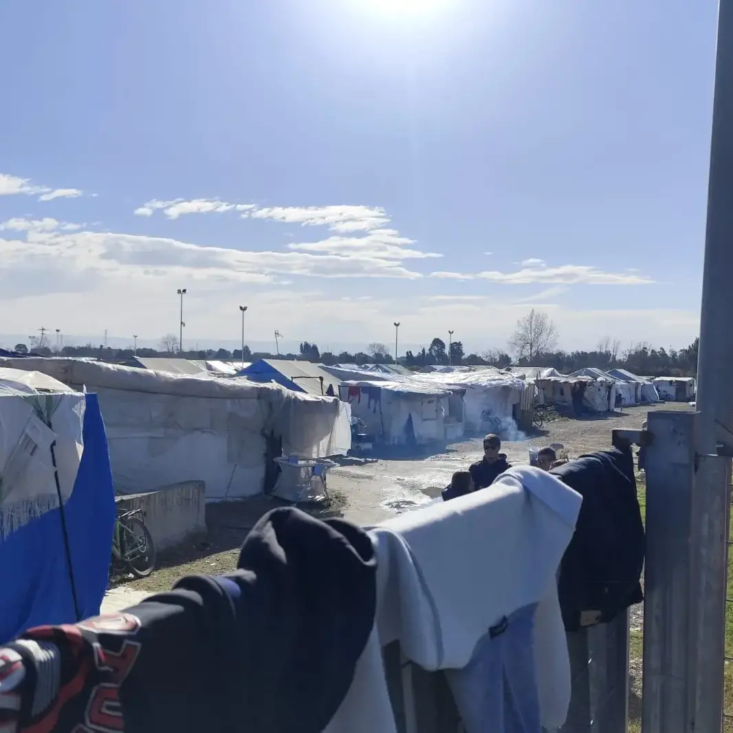 San Ferdinando, tra allerte meteo e baracche. L’assemblea dei braccianti sollecita un nuovo incontro istituzionale\n