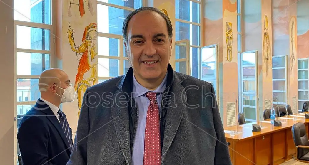 <p>Cosenza, il vicepresidente del Consiglio comunale Roberto Sacco arrestato per estorsione e maltrattamenti</p>