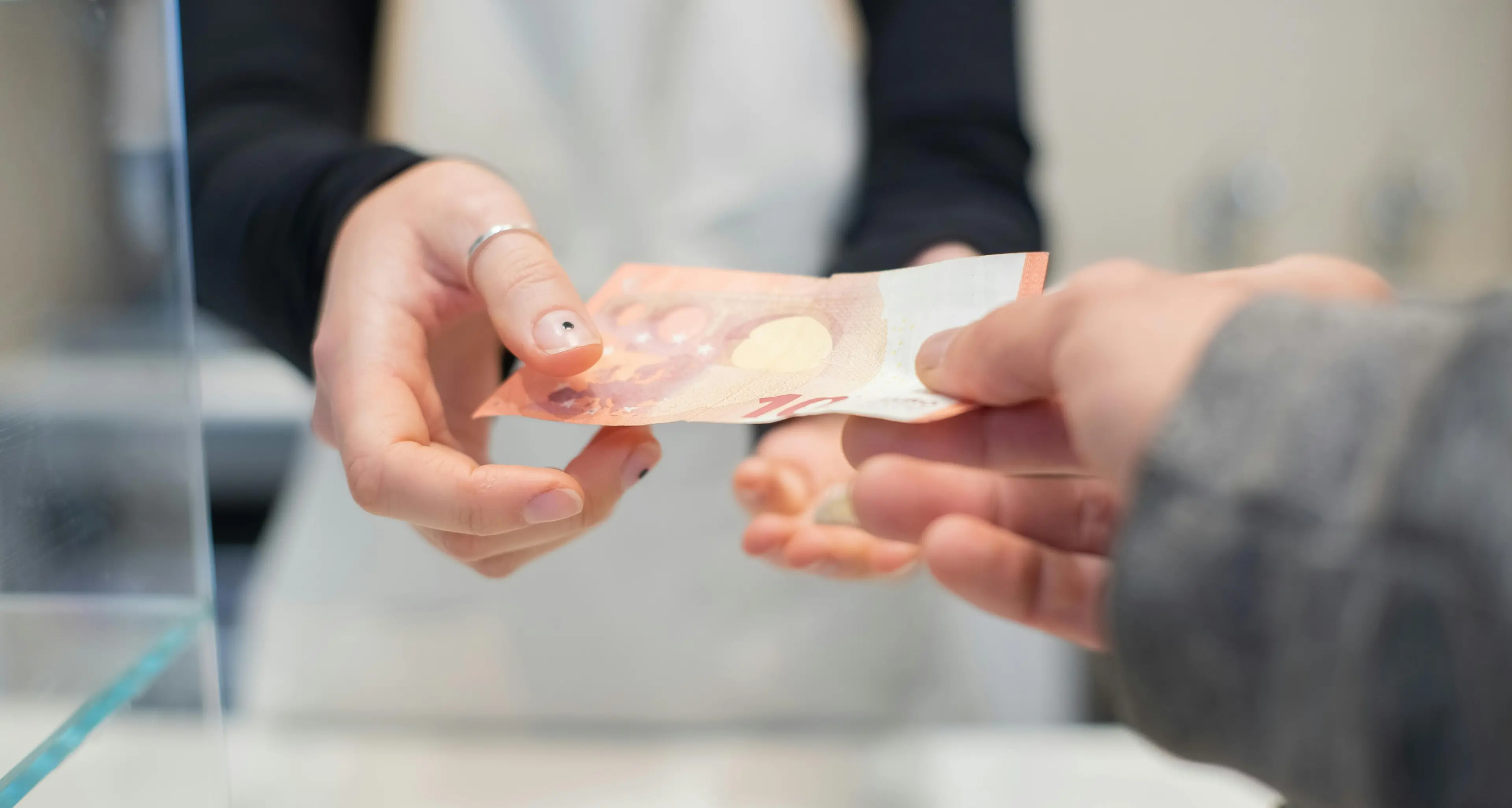 Stessa carriera, meno pensione: nel 2060 assegno ridotti di oltre un terzo,\u00A0coprirà solo il 64% dell’ultimo stipendio\n