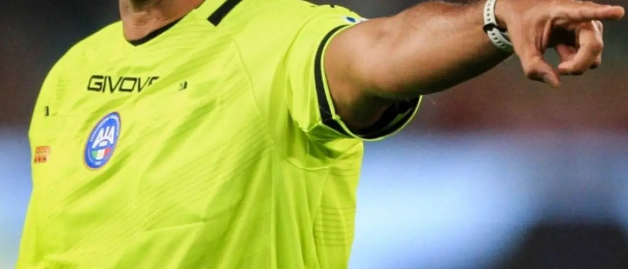 Arbitro di Locri aggredito a Cittanova, le scuse del Gioiosa: «Gesto intollerabile e inqualificabile»\n\n\n