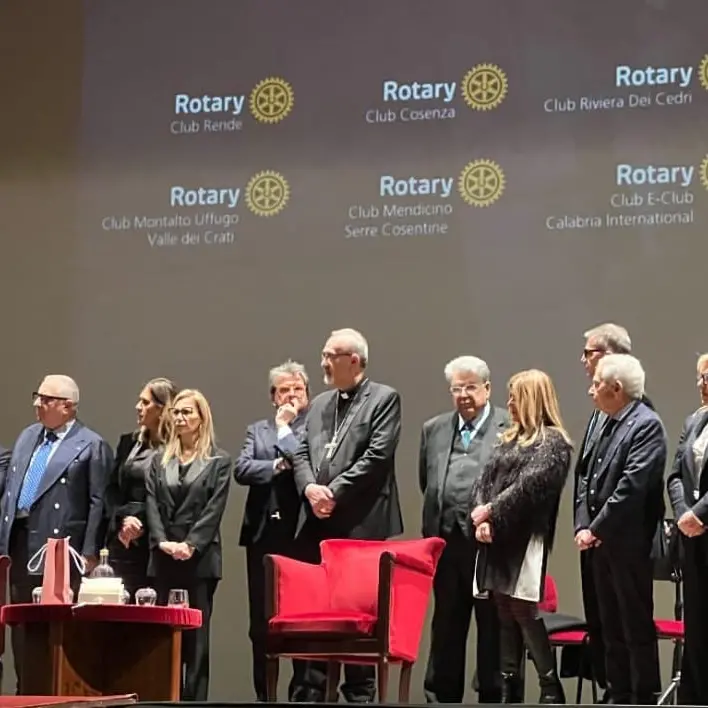 Rotary Club Rende per Gaza, il Teatro Rendano pieno e fondi raccolti\n