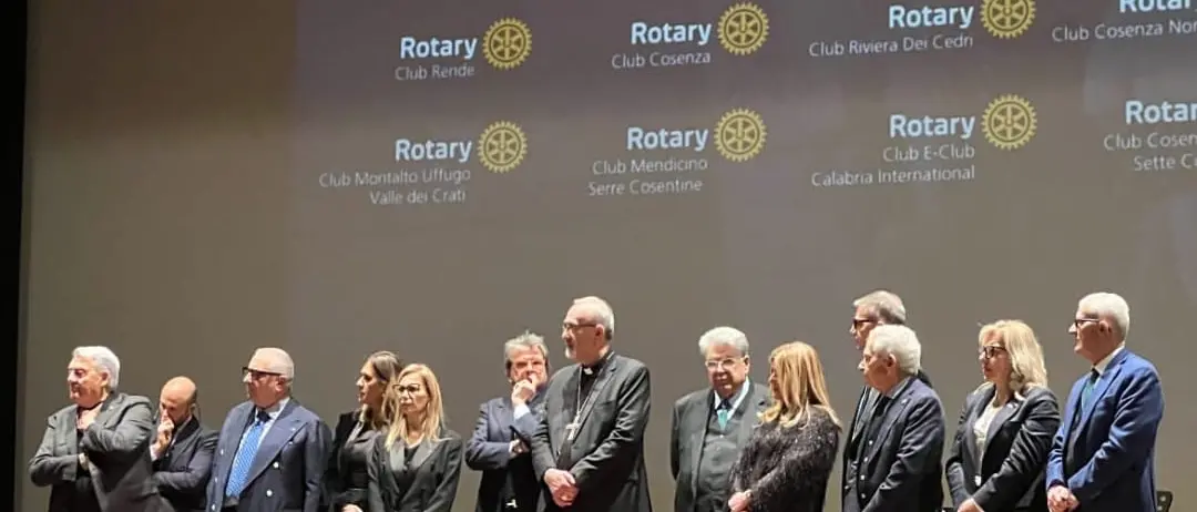 Rotary Club Rende per Gaza, il Teatro Rendano pieno e fondi raccolti\n