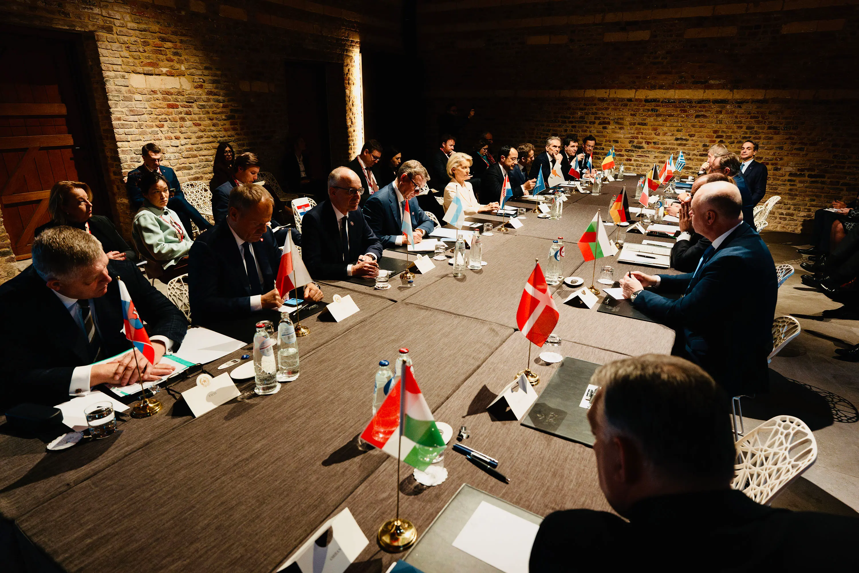 Mesi decisivi per il nuovo mercato unico\u00A0tra industria e investimenti comuni: Draghi e Letta scuotono l’Europa\n