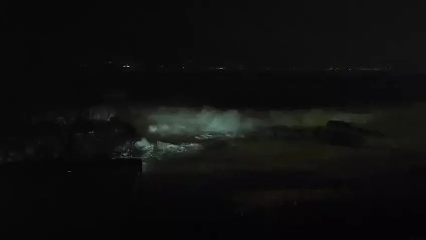 Mare fortissimo a San Gregorio (RC), oltre 3 metri le onde nella notte