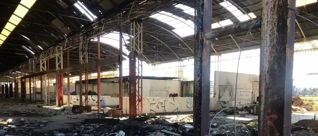 Amianto a Crotone, l’associazione Cittadini Liberi diffida la Regione: «All’ex Mercato Generale una bomba ecologica»\n