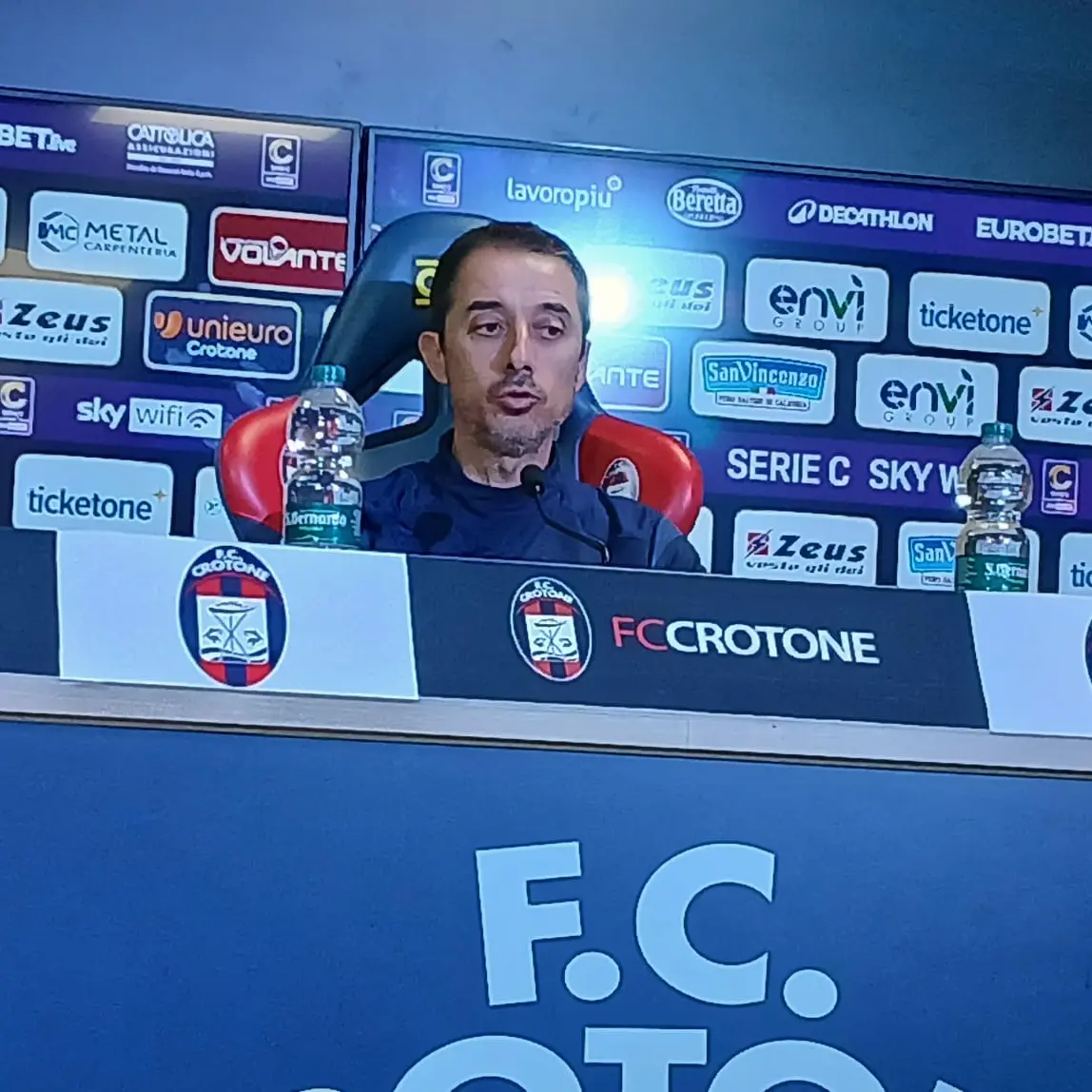 Verso Picerno-Crotone, Longo: «Giocheranno con identità, organizzazione e qualità»\n