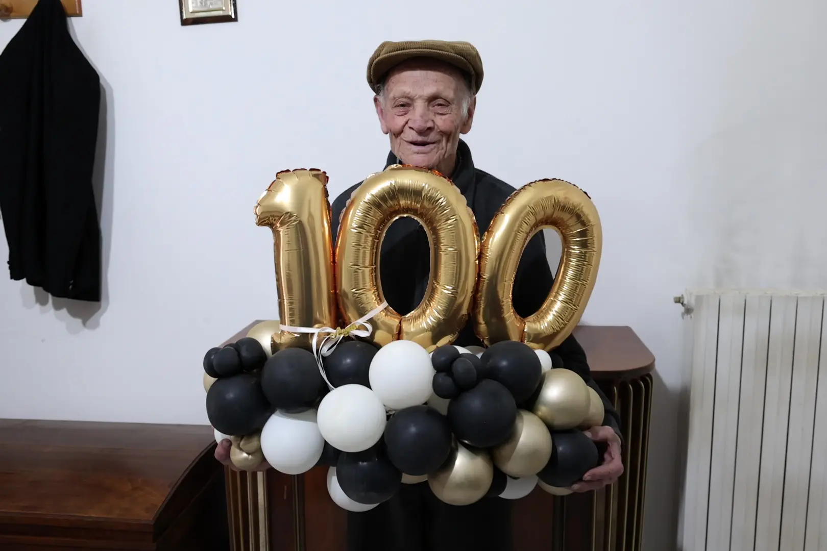 I 100 anni di nonno Micu a Dinami: il racconto di una vita di amore e sacrifici a LaC Storie\n