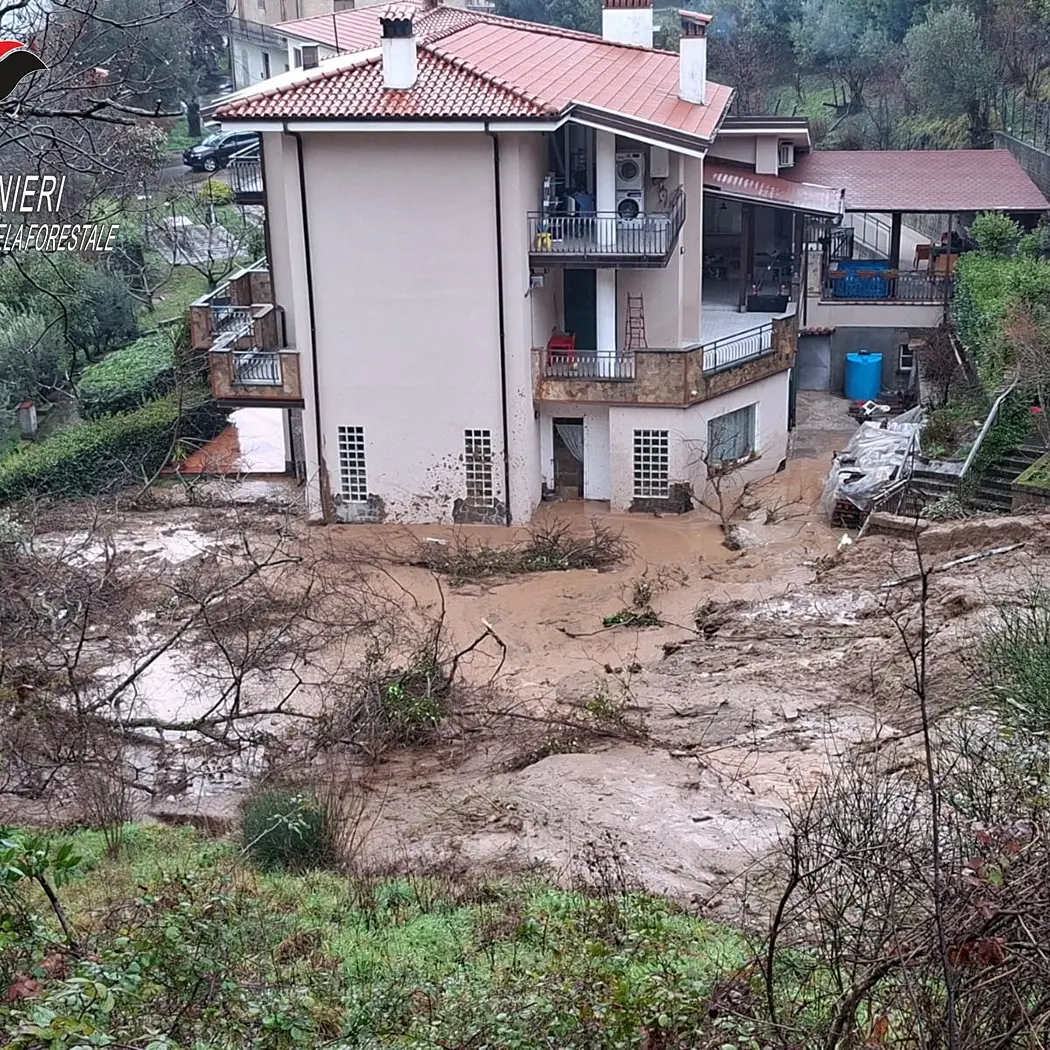 Evacuazioni, crolli e inondazioni. Provincia di Cosenza devastata dal maltempo | LIVEBLOG