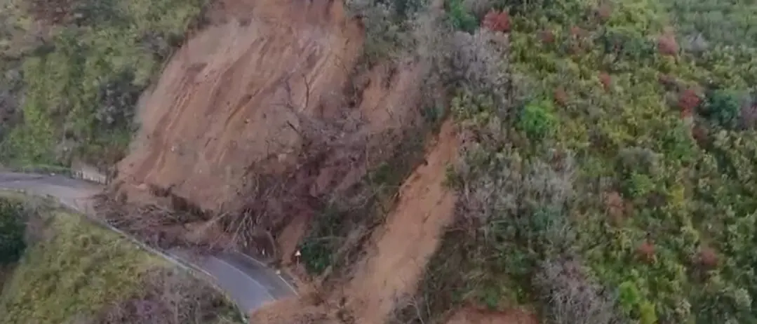Maltempo nel catanzarese, tre famiglie isolate a Decollatura e strade provinciali interdette al traffico per frane\n