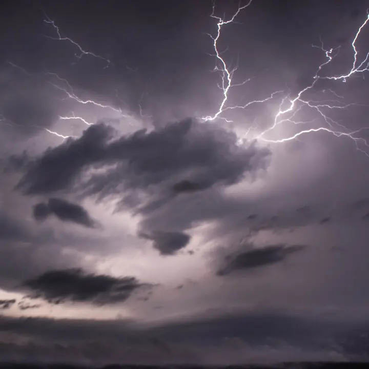 Maltempo, Nils sta lasciando la Calabria ma un nuovo ciclone è alle porte: arriva la tempesta di San Valentino\n