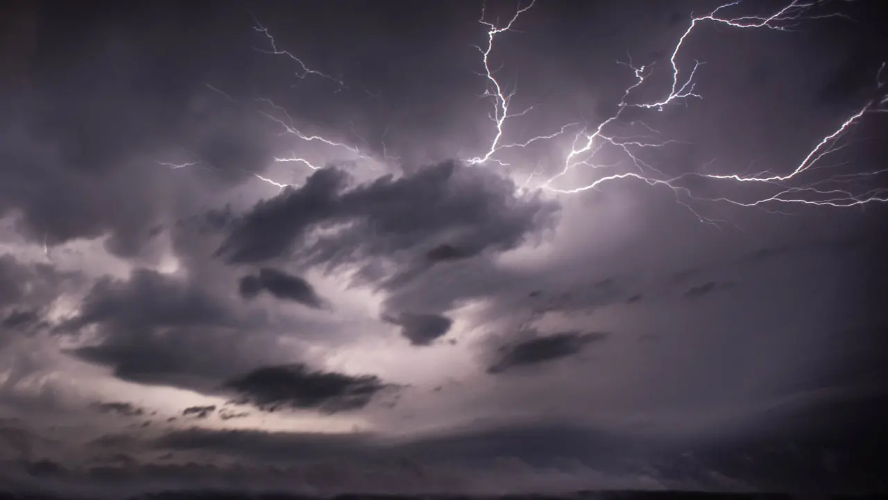 Maltempo, Nils sta lasciando la Calabria ma un nuovo ciclone è alle porte: arriva la tempesta di San Valentino\n
