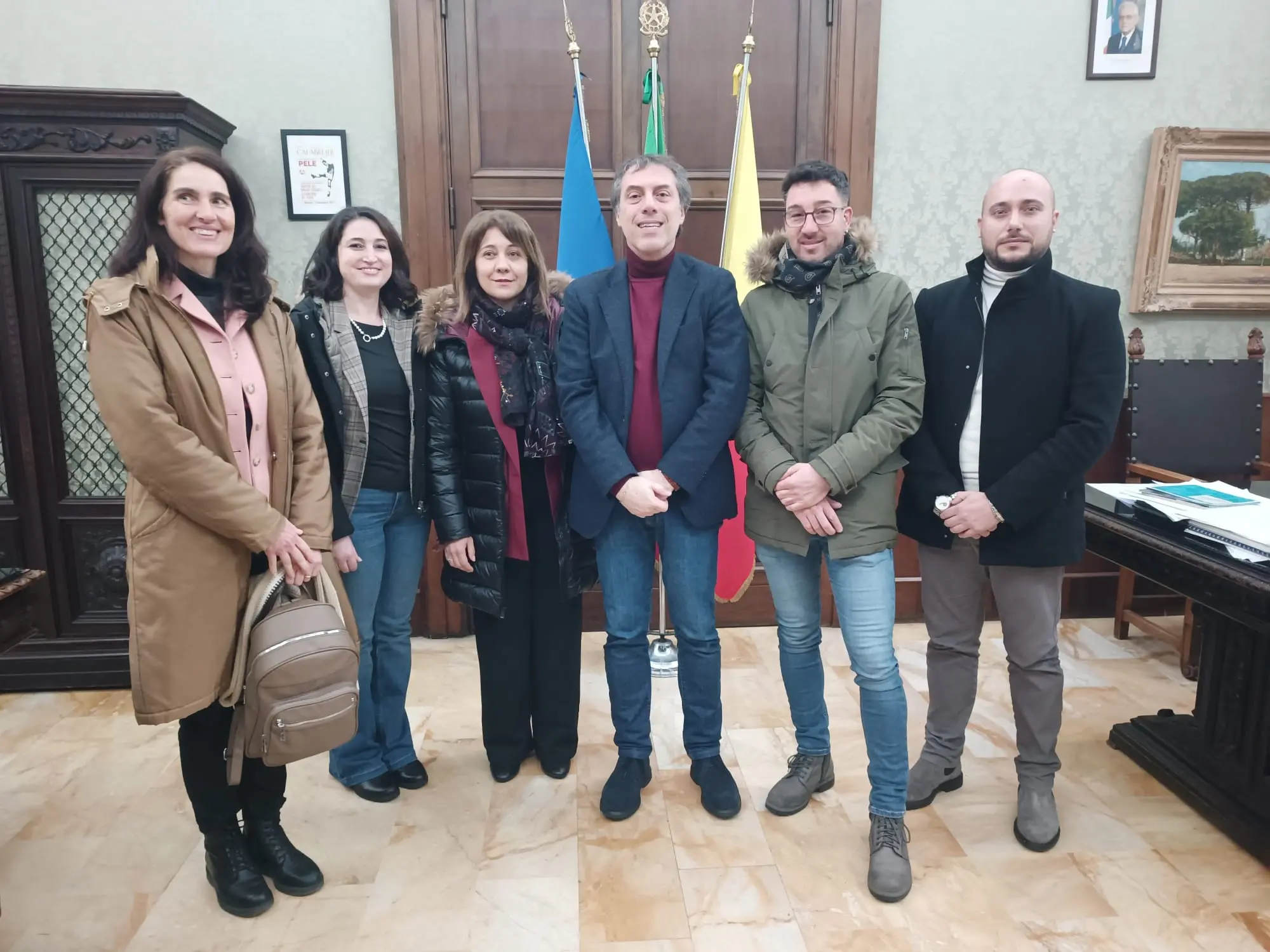 Palazzo De Nobili, il sindaco Fiorita dà il benvenuto ai cinque nuovi dipendenti comunali entrati in servizio