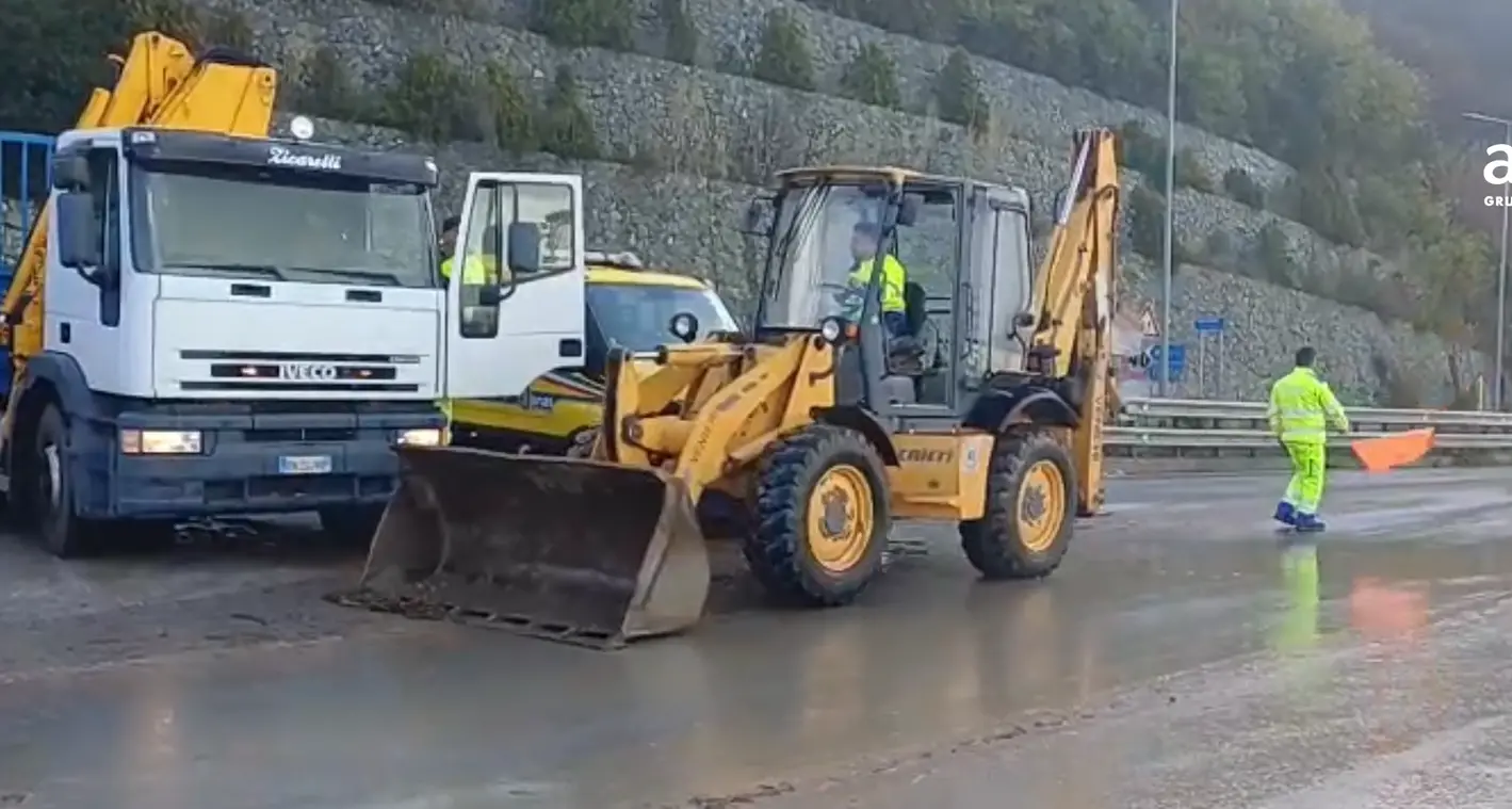 Maltempo in Calabria, il punto sulla viabilità dopo il ciclone: rallentamenti e criticità ancora diffuse –\u00A0VIDEO\n