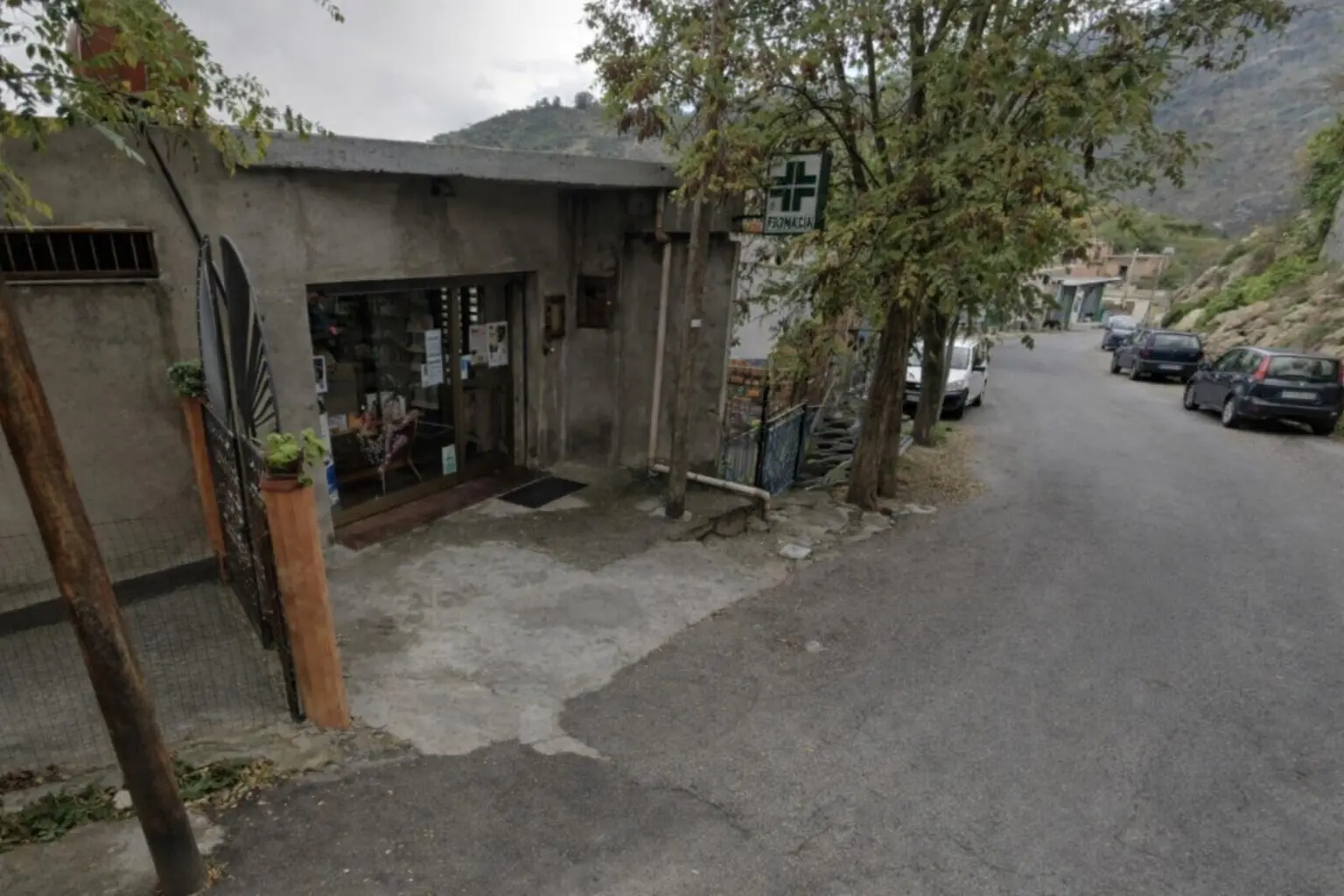 Roccaforte del Greco e la farmacia ancora chiusa: il diritto alla salute si misura in chilometri\n