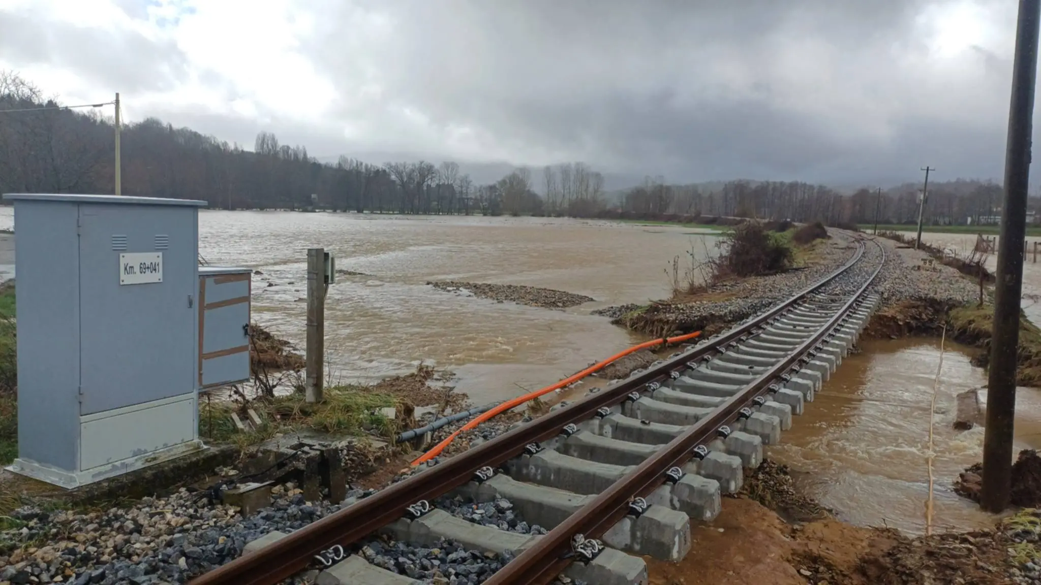 Reventino, ferrovia a rischio per la piena dell'Amato