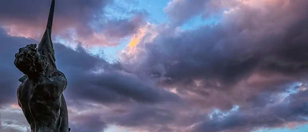 Il canto del mare al tramonto di Scilla\n