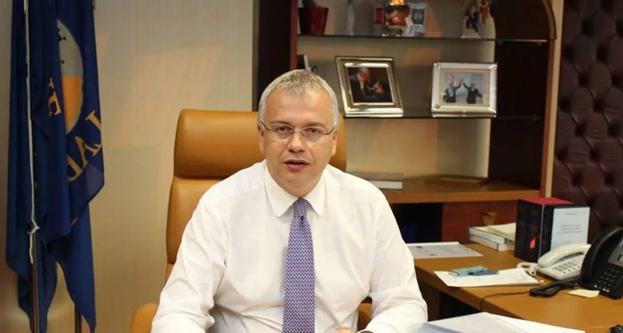 Lamezia, le\u00A0cene\u00A0elettorali\u00A015 anni fa ma il conto (salato) arriva adesso: Talarico deve 40mila euro al proprietario di un locale\n