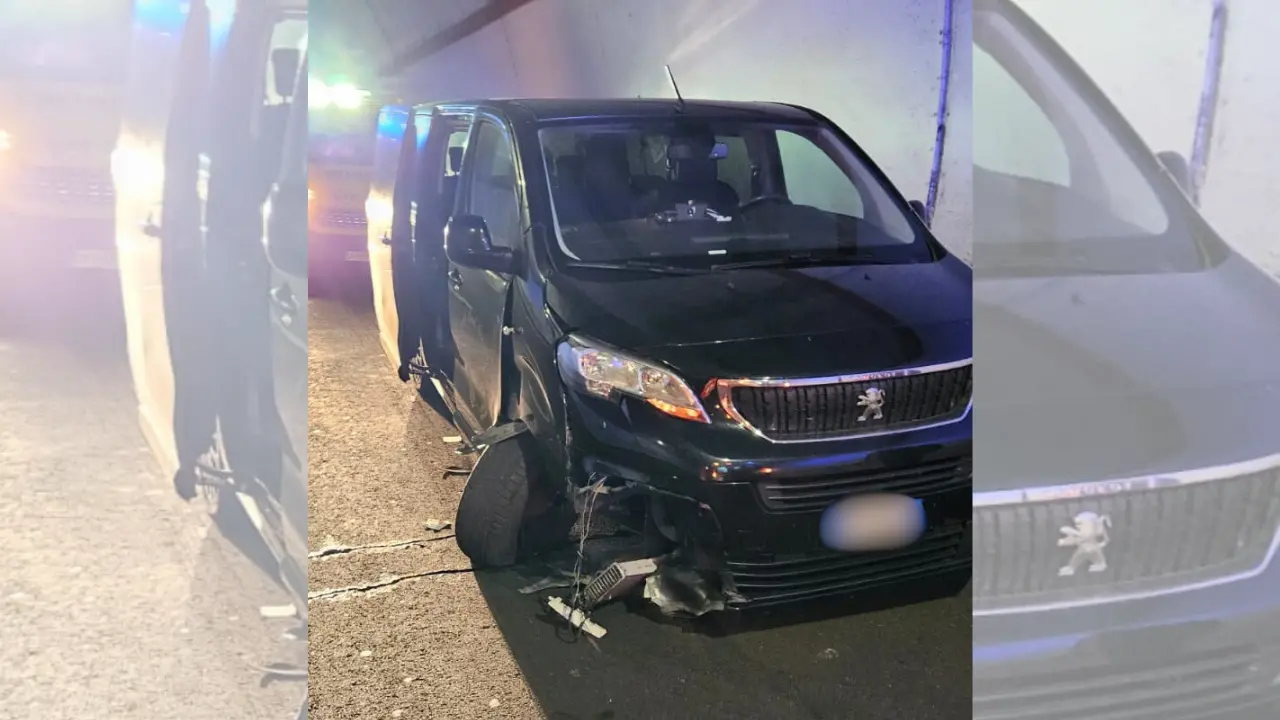 Incidente in autostrada all’altezza di Vazzano: camion perde una ruota che travolge un’auto con 4 persone a bordo\n