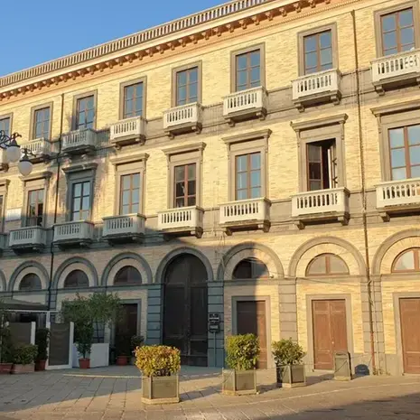 “Chi c***u t’arridi?” si fa invernale: a Palazzo Gagliardi arriva la “Uinter ediscion”\n