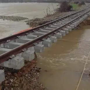 Infrastrutture devastate, Ferrovie della Calabria: «Al lavoro per mettere in sicurezza le linee interessate»\n