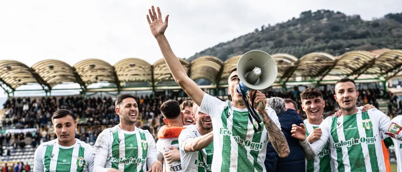 Serie D, una Vigor Lamezia in salute fa visita alla Nissa. Capece: «Facciamo i punti che mancano per la salvezza, poi ci divertiremo»