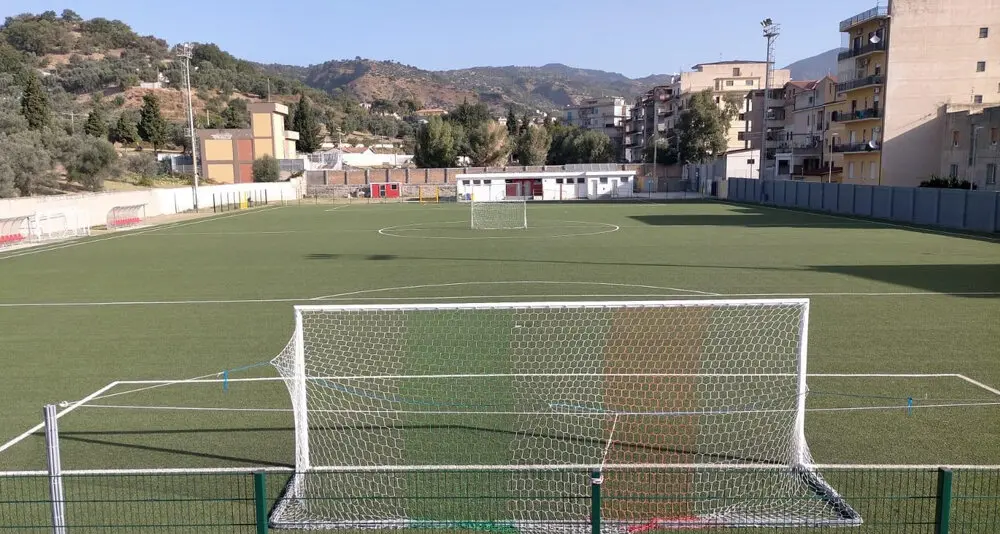 Arbitro aggredito a Cittanova, mano pesante del giudice sportivo: ammenda al Gioiosa retrocesso anche all’ultimo posto in classifica\n