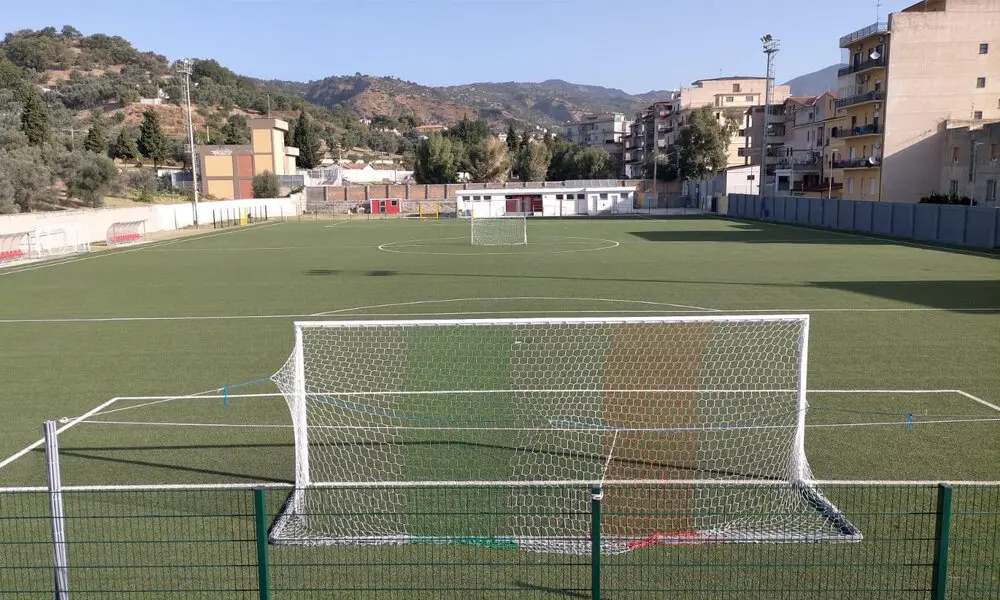 Arbitro aggredito a Cittanova, mano pesante del giudice sportivo: ammenda al Gioiosa retrocesso anche all’ultimo posto in classifica\n