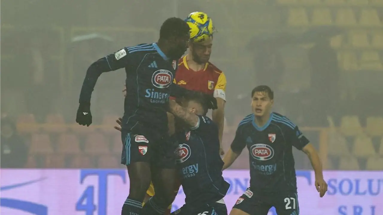 Catanzaro in vantaggio con il Mantova, Iemmello e Pontisso per il momentaneo 2-0. Gli aggiornamenti - LIVE\n