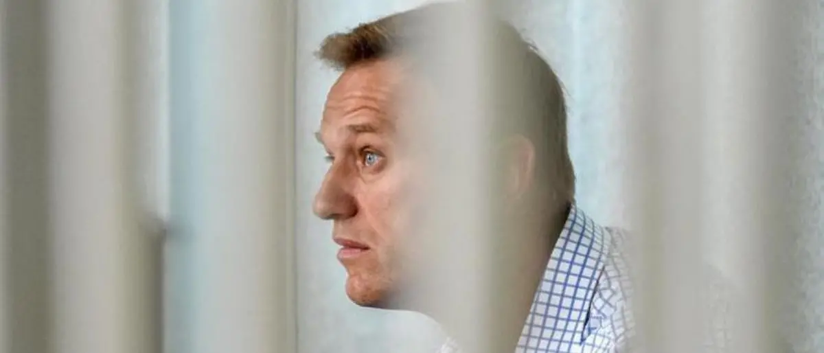 Navalny, cinque Paesi europei accusano Mosca: «Ucciso con una rara tossina presente nelle rane»\n