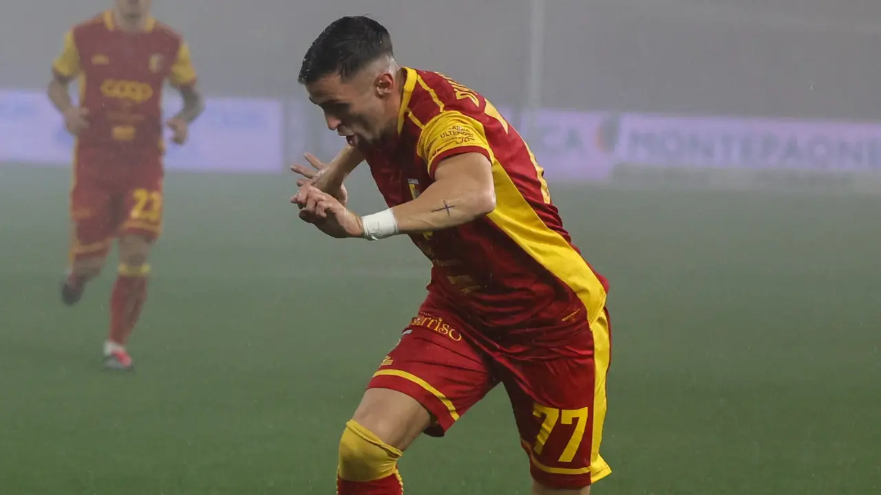 Il Catanzaro fa tris, contro il Mantova i gol di Iemmello e Pontisso valgono il terzo successo di fila: finale 2-0\n