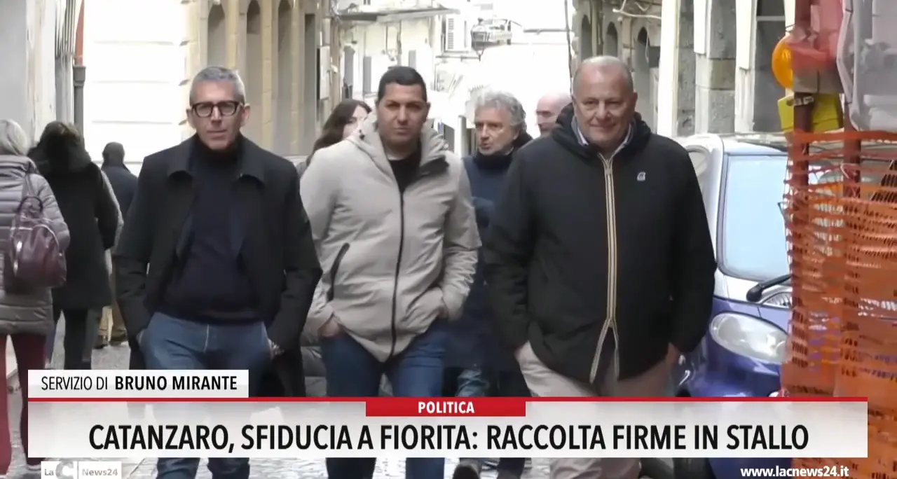 Catanzaro, sfiducia a Fiorita: raccolta firme in stallo