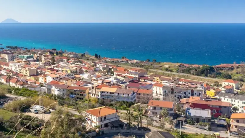 Riqualificazione urbana a Parghelia, lo studio di progettazione declina l’invito dell’opposizione: «L’iniziativa non viene dal Comune»\n