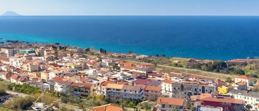 Riqualificazione urbana a Parghelia, lo studio di progettazione declina l’invito dell’opposizione: «L’iniziativa non viene dal Comune»\n