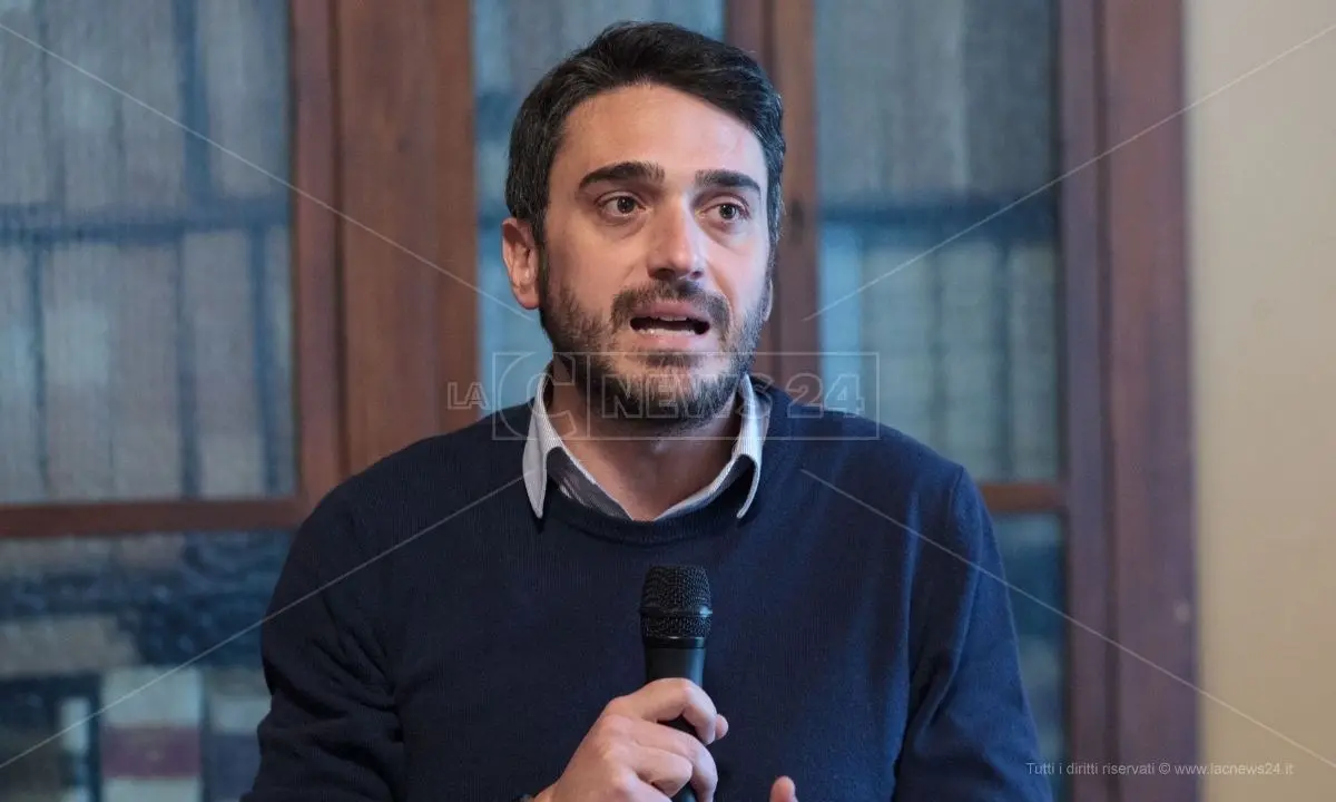 Scomparsa di Michele Albanese, Irto (Pd): «La Calabria perde un giornalista coraggioso e di verità»\n