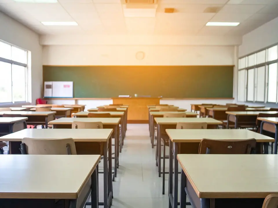 Maltempo, in Calabria scuole chiuse anche domani e martedì in diversi comuni: l’elenco – LIVE